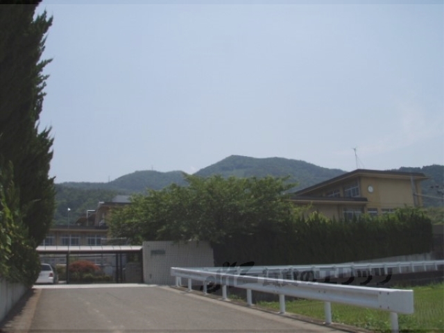 中学校　大宅中学校（中学校）まで990m