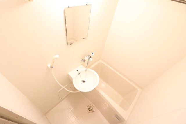 バス・シャワールーム　日々の疲れを癒すお風呂付です