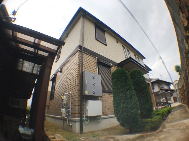 建物外観　オートロック・防犯カメラ付きで安心です！