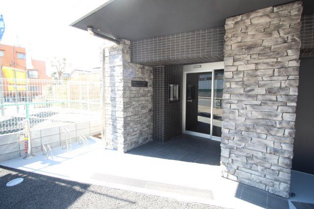 エントランス　レーヴ飛鳥山フェルクルール　北区滝野川2