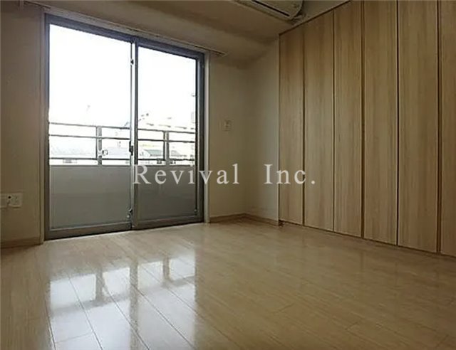 その他部屋・スペース　ベッドルームにも明るい光が入ります