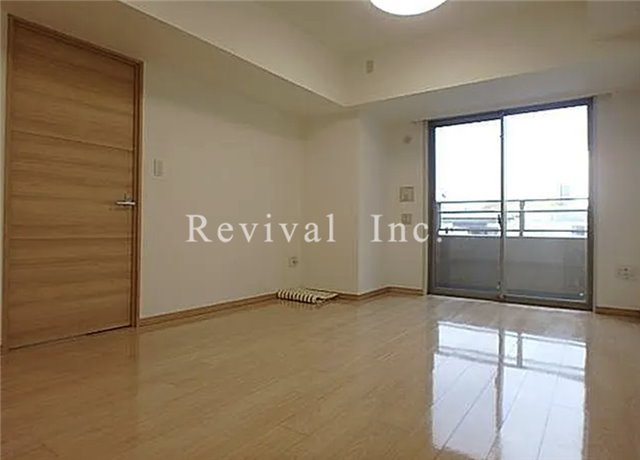 居室・リビング　家具配置のしやすいリビング空間でございます