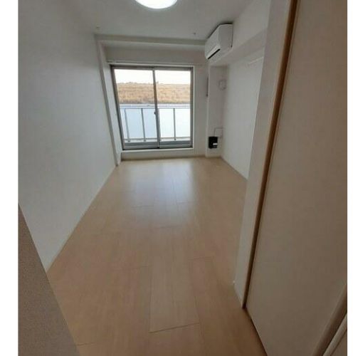 居室・リビング　こちらのリビングで趣味の時間をお楽しみください