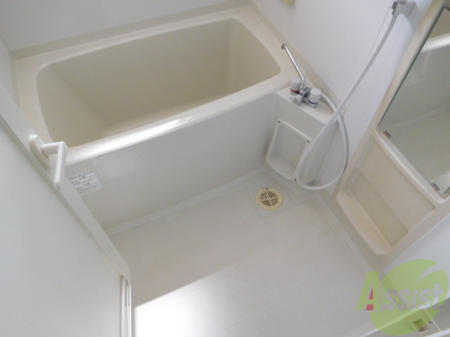 バス・シャワールーム　綺麗ですね。