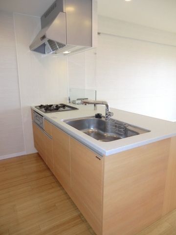 キッチン　ディスポーザー・３口グリル付カウンターシステムキッチン