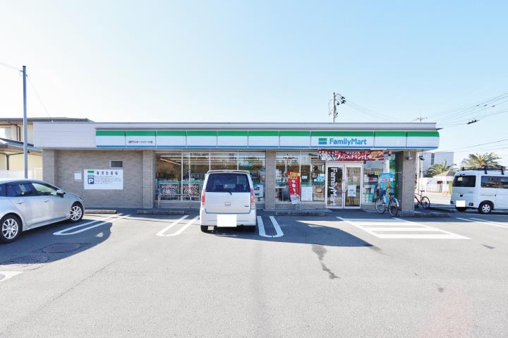 コンビニ　ファミリーマート鳴門スポーツパーク店（コンビニ）まで257m