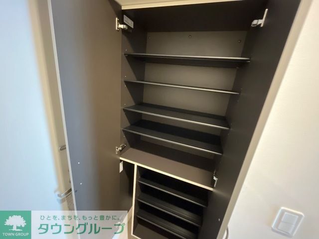 玄関　※別号室参考写真です