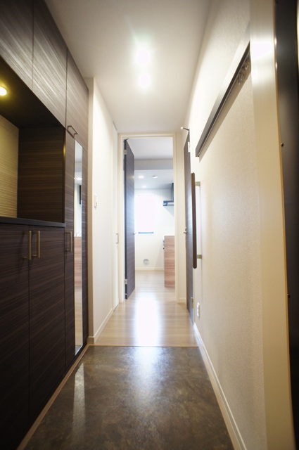 玄関　すっきりシンプルな玄関スペースです！