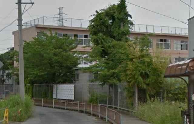 小学校　蕨市立西小学校（小学校）まで283m