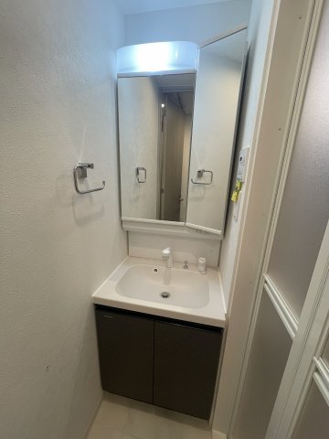 洗面設備　コンパクトで使いやすい洗面所