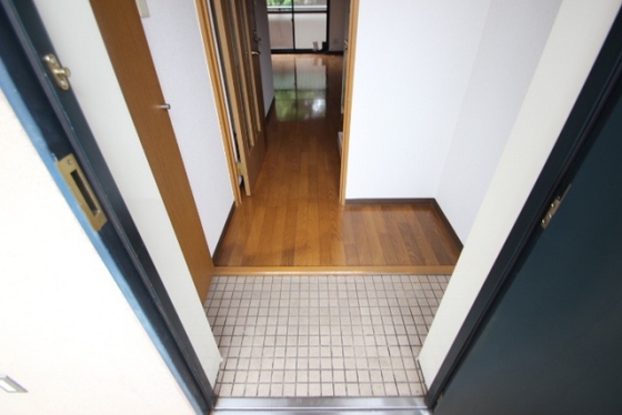 玄関　※別部屋の写真です