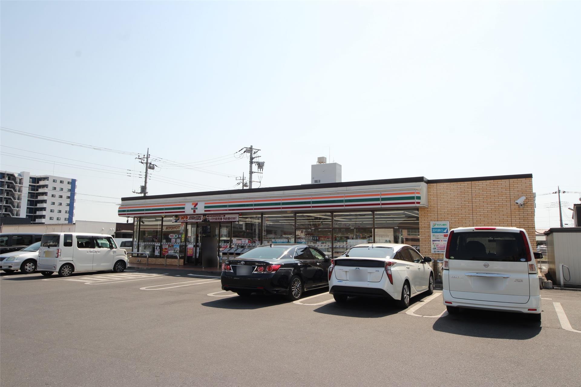 コンビニ　セブンイレブン足利朝倉町店（コンビニ）まで423m