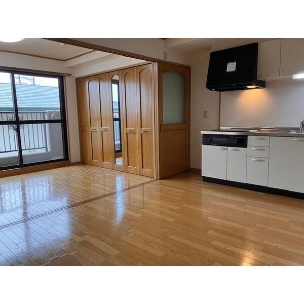 居室・リビング　写真は類似です。