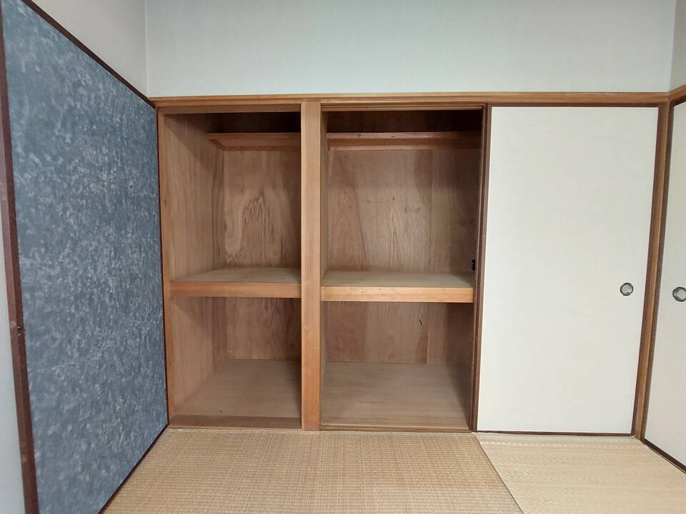 収納　押入れ