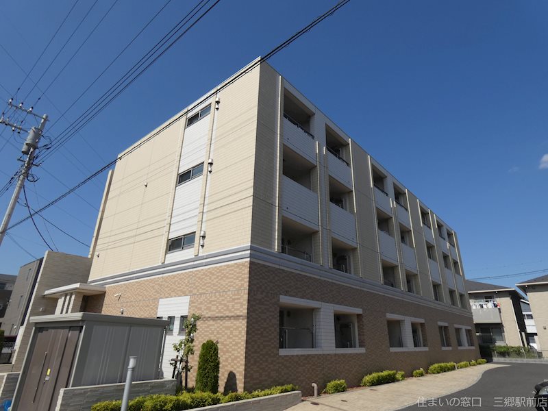 建物外観　リュー・セレノのご紹介は住まいの窓口　アソシエへお任せ下さい