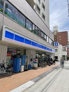 コンビニ　ローソン　桜川二丁目店（コンビニ）まで335m