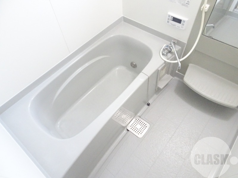 バス・シャワールーム　浴室乾燥機＆追い焚き機能付きバス♪