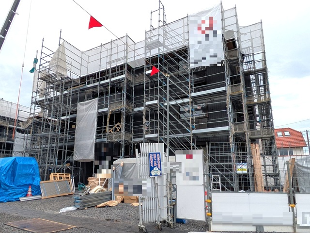 建物外観　建築中