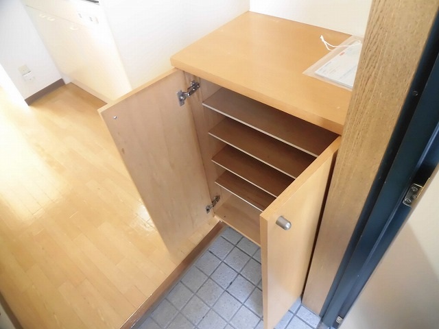 玄関　シューズボックス