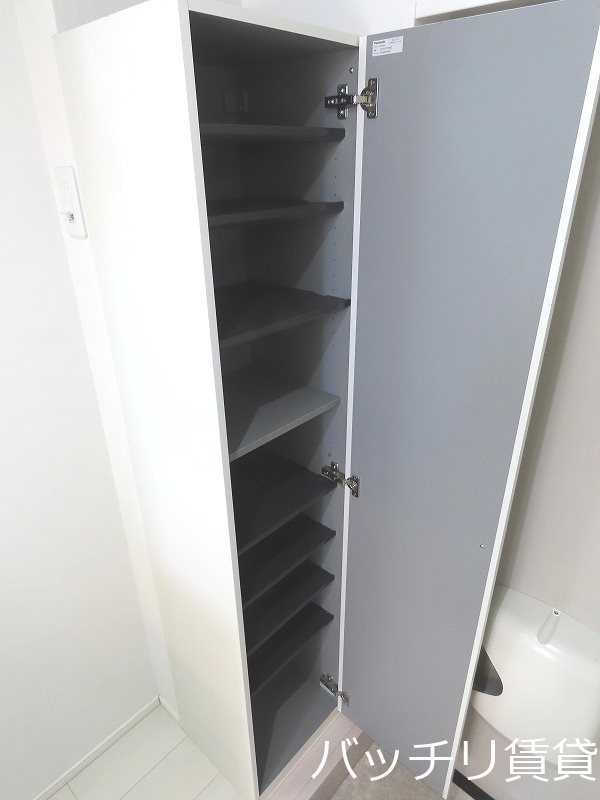 玄関　同型タイプの為、現状を優先致します。