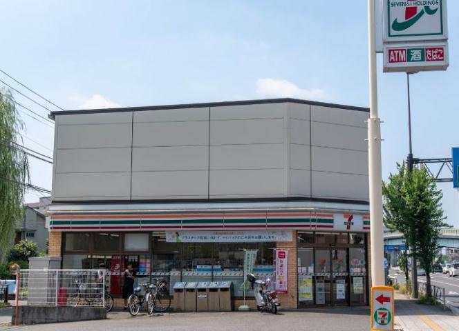 コンビニ　セブンイレブン（コンビニ）まで439m