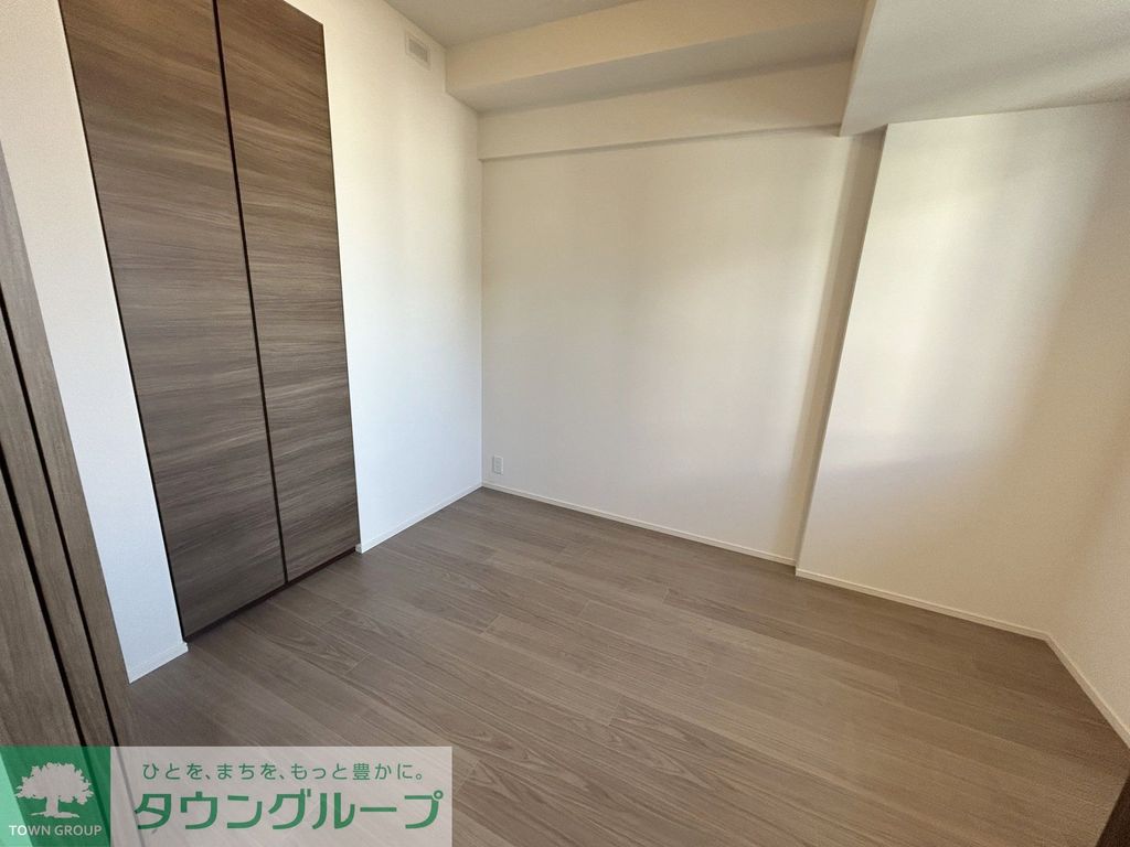 その他部屋・スペース　約5.1帖の洋室（バルコニー側）