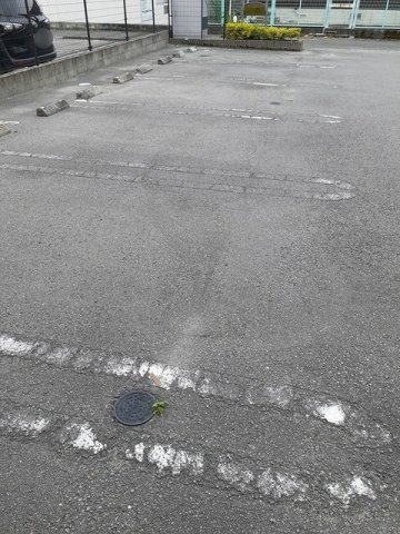 駐車場　車をお持ちの方に嬉しい駐車場付きの物件です