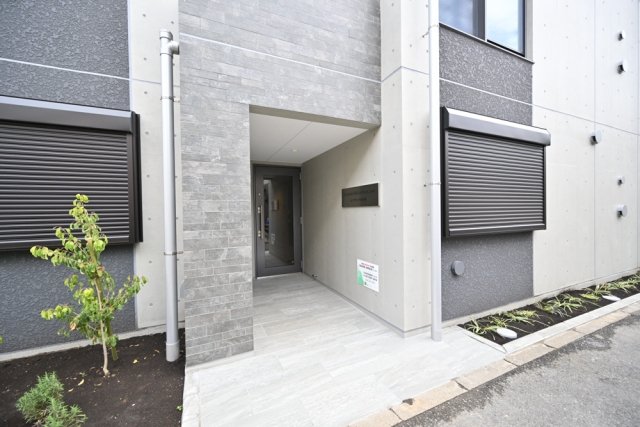 エントランス　清潔なエントランスです