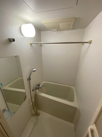 バス・シャワールーム　お風呂で日々の疲れを落としましょう