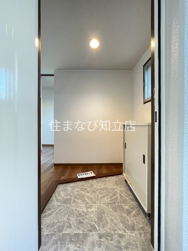 玄関　同型別部屋写真