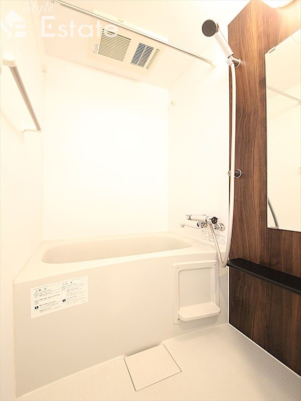 バス・シャワールーム　バスルーム