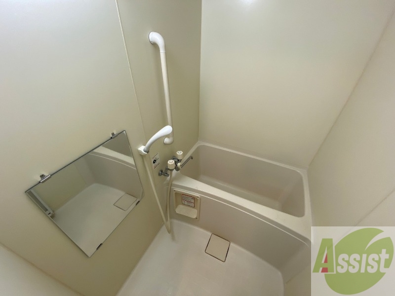 バス・シャワールーム　お風呂になります。一日の疲れを癒してくださいね。