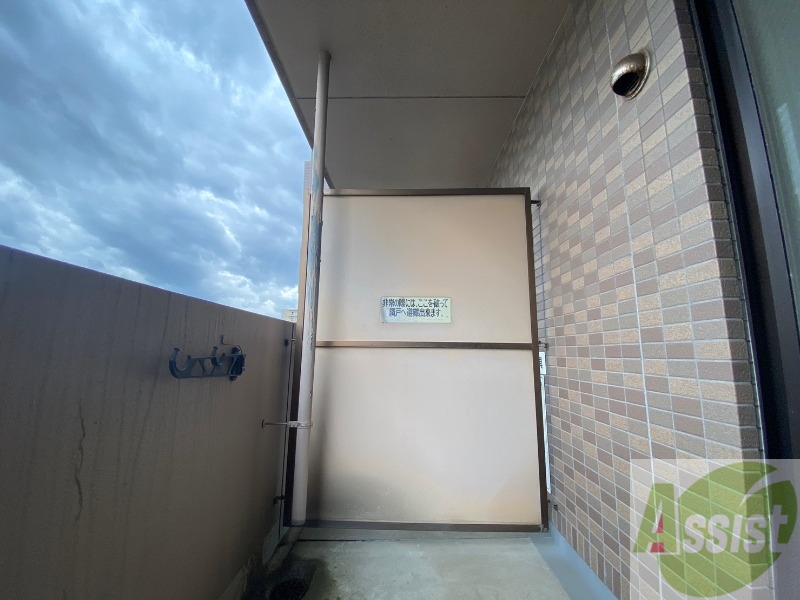 バルコニー　バルコニーが広くプチガーデニングも出来そうですね～。