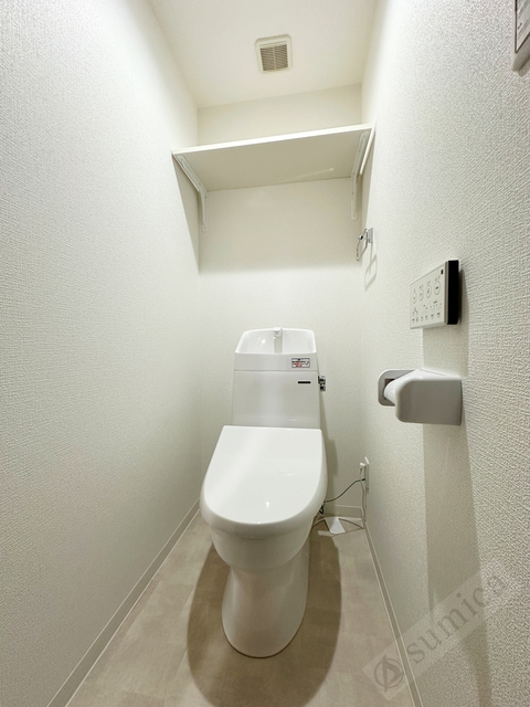 トイレ　温水洗浄便座付き♪♪