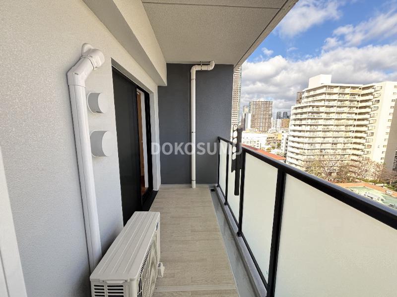 バルコニー　心地よい風と光を感じる、暮らしの楽しみが広がる場所。