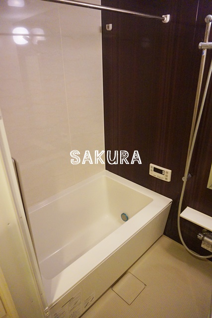 バス・シャワールーム　ご家族や長時間入浴に便利な追い炊き機能付きです♪