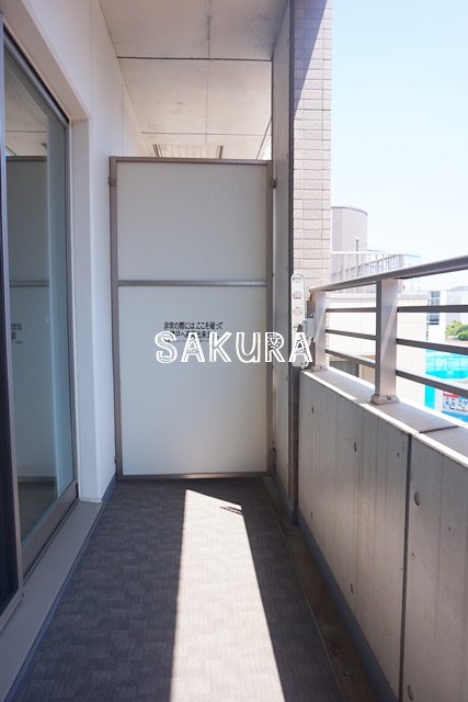 バルコニー　暖かな日差しのふりそそぐバルコニー♪