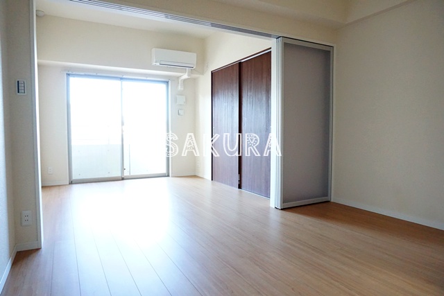 居室・リビング　使いやすい形の為、レイアウトを楽しめます♪