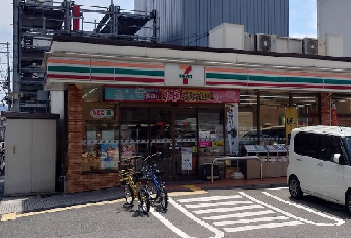 コンビニ　セブンイレブン 大阪諏訪4丁目店（コンビニ）まで376m