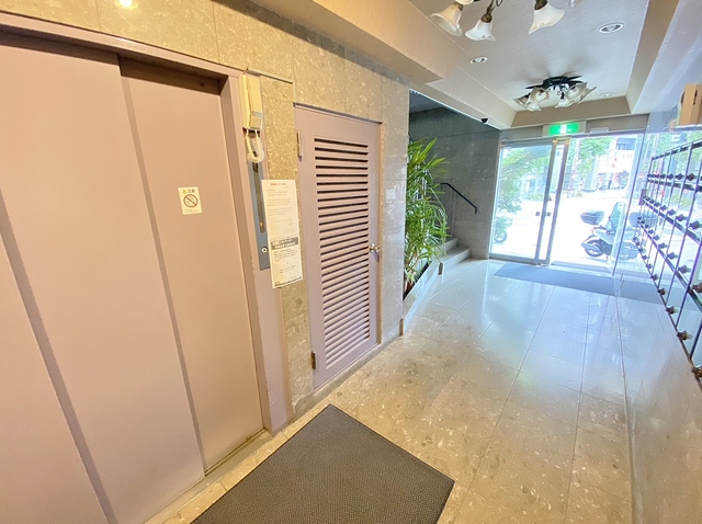 ロビー　エレベーターホール