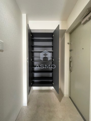 玄関　同マンション別部屋　参考写真