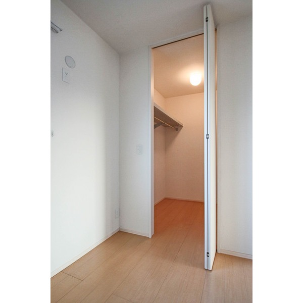 収納　同じ建物の別なお部屋