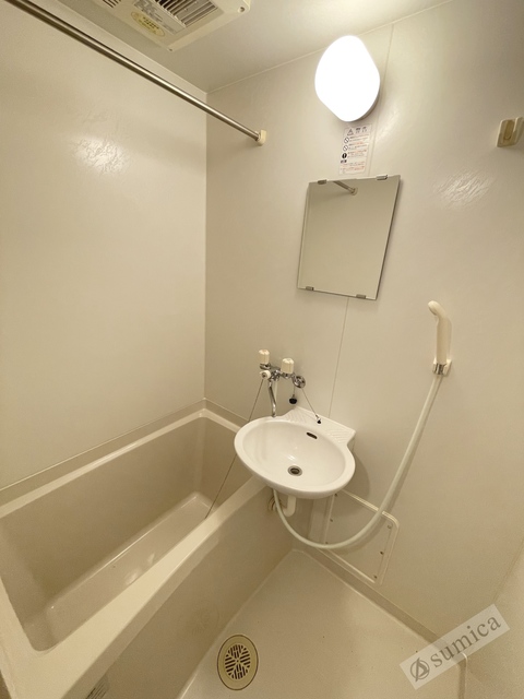 バス・シャワールーム　あったかお風呂、洗濯物も乾かせる浴室暖房乾燥付。