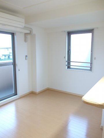 居室・リビング　居間です