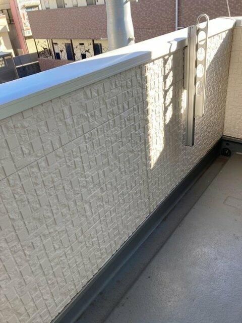 バルコニー　外からの目が気にならないバルコニーで洗濯物が干せます
