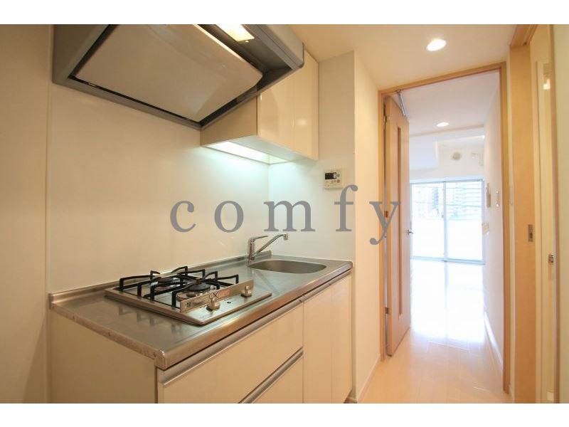 キッチン　スタイリッシュなシステムキッチン