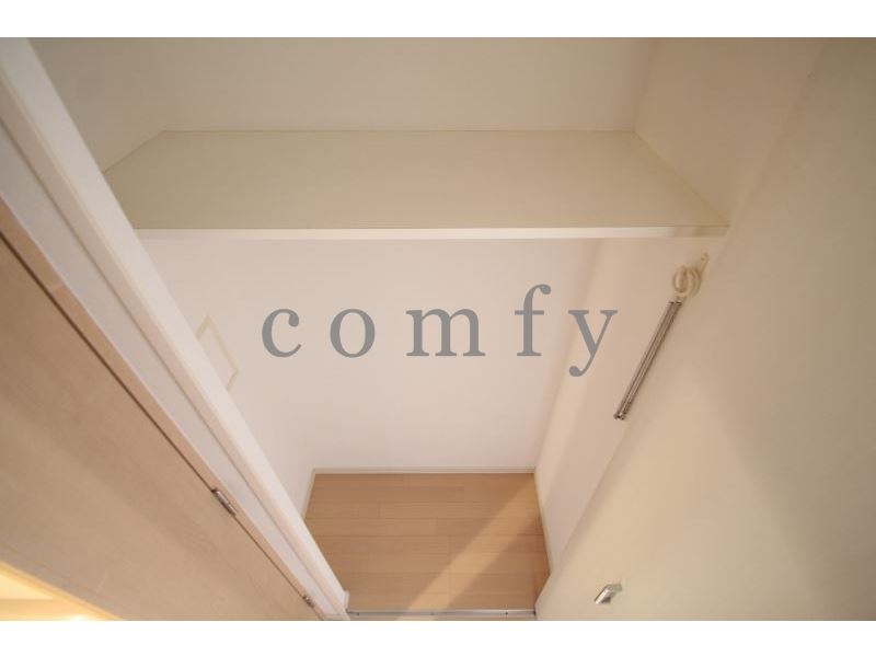 収納　高さのあるクローゼット