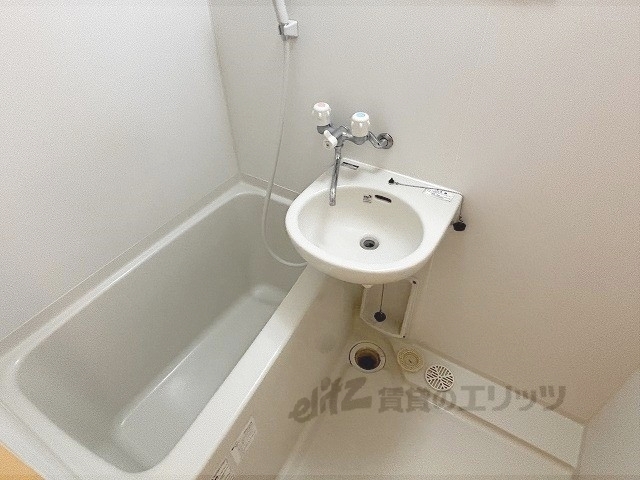 バス・シャワールーム　バス