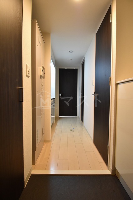 玄関　※建物内別間取参考写真