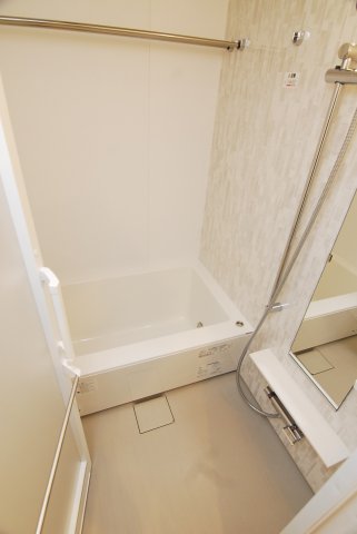 バス・シャワールーム　※別部屋の参考写真です。